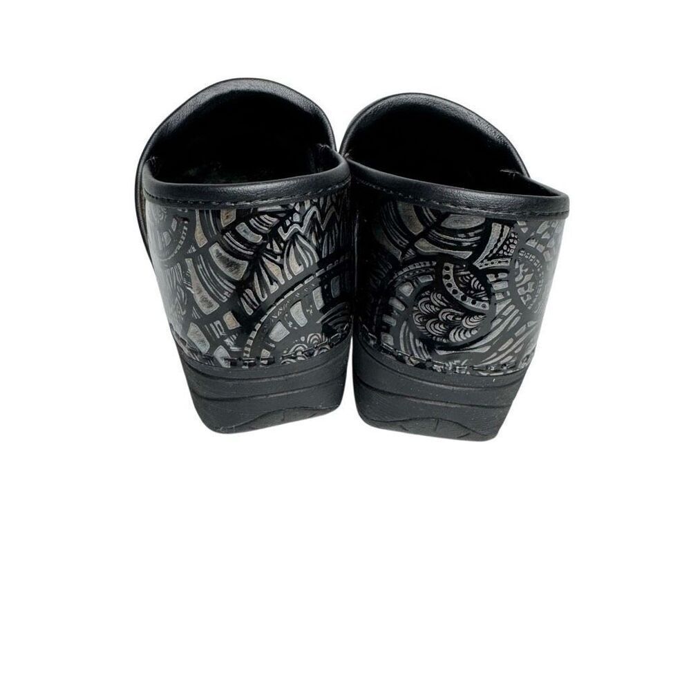 Women's Black Patterned Clogs - image 4